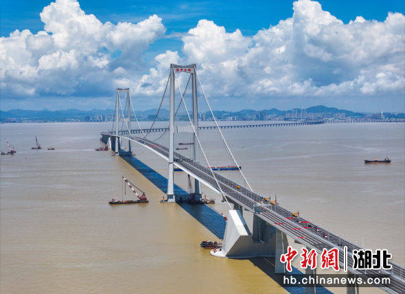 深中通道建成通車試運營 多家駐漢央企參與設計建造