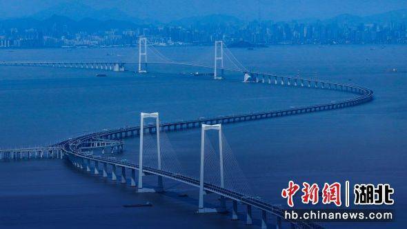 深中通道建成通車試運營 多家駐漢央企參與設計建造