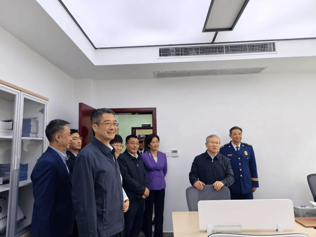 省委常委、常務副省長徐文光赴杭州市調研基層應急消防治理體系建設與電動自行車安全隱患全鏈條整治工作