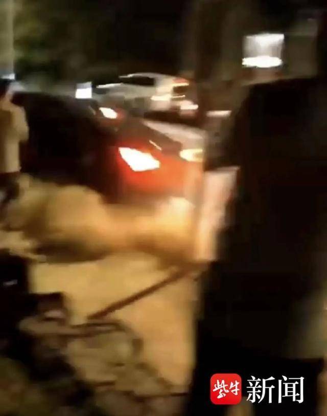 江蘇蘇州一男子炫車技失控撞上燒烤攤！二審宣判