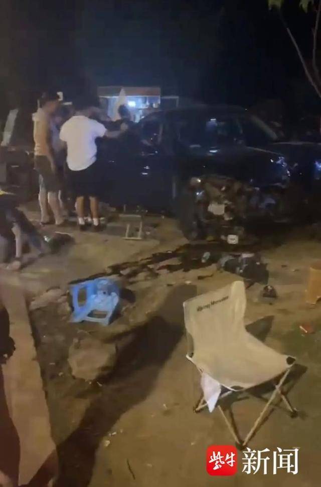 江蘇蘇州一男子炫車技失控撞上燒烤攤！二審宣判