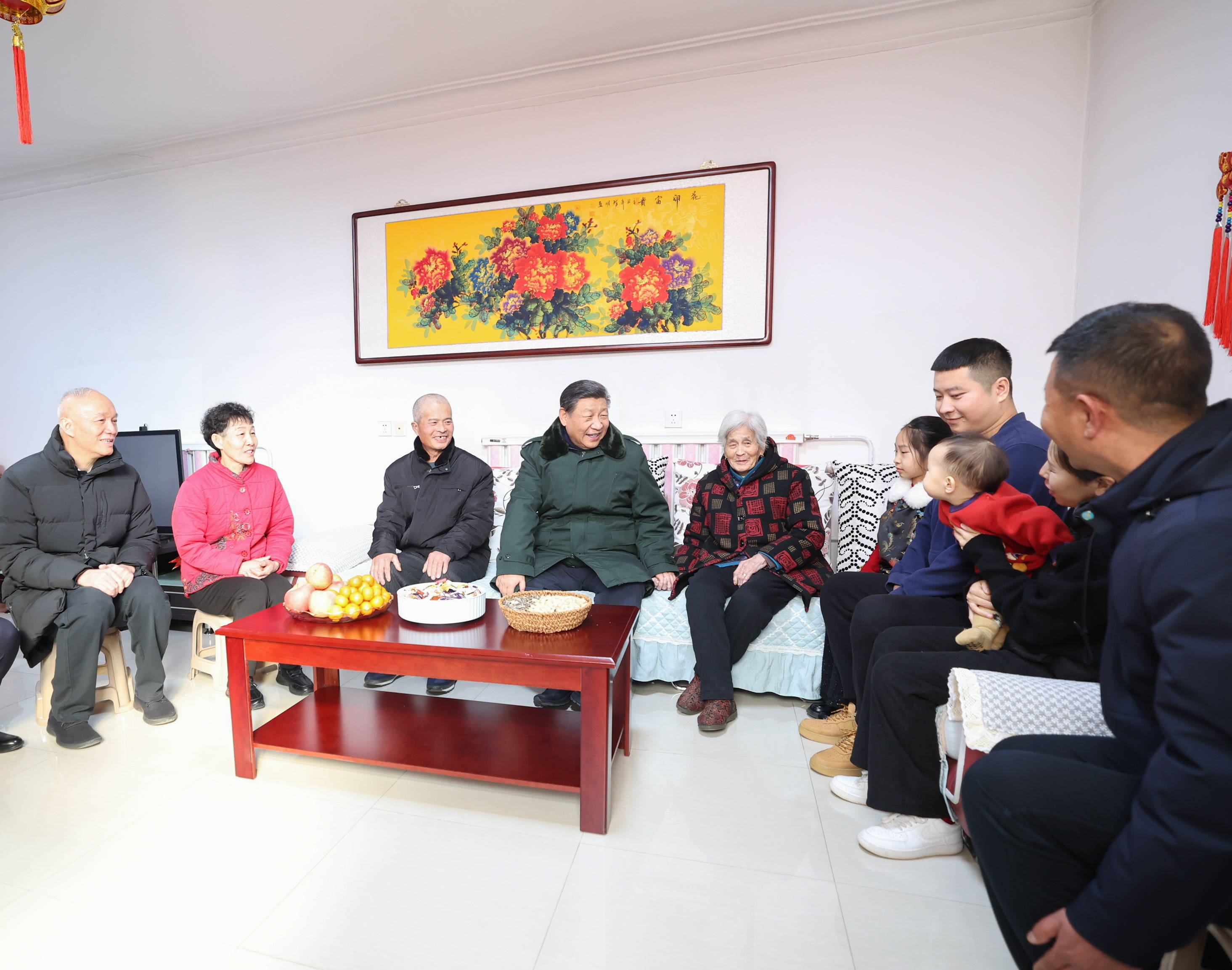 第一觀察·瞬間 | 總書記的手總是緊緊同人民握在一起