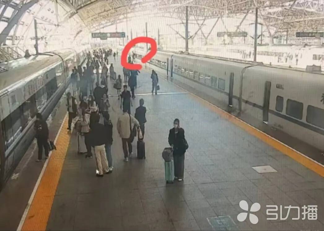 事發上海出發高鐵！一男子竟出手阻擋正在關閉的車門，理由離譜
