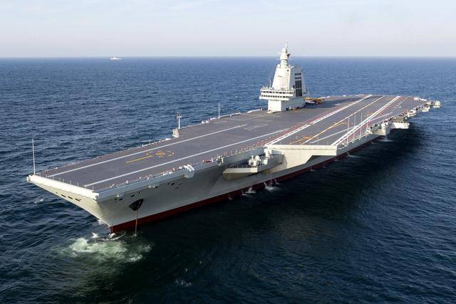 專家：殲-15T艦載機已初步具備從福建艦上起降能力