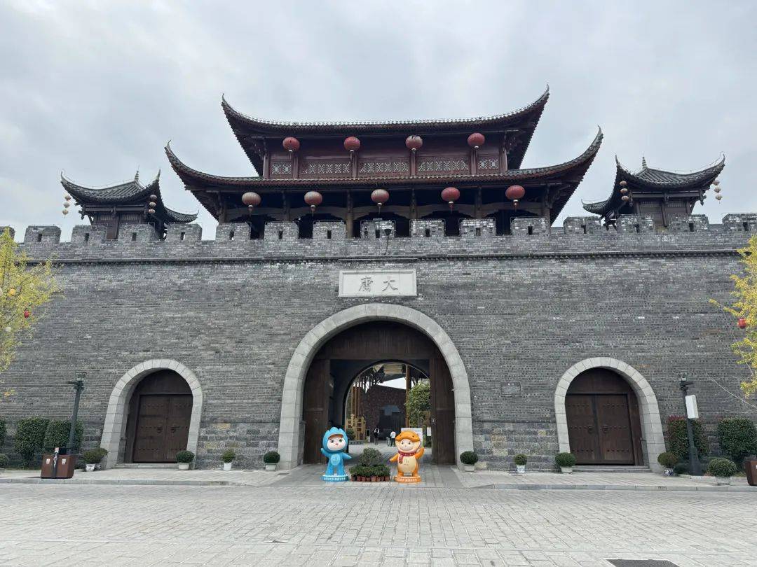 投資20億的古城變“空城”，游客中心燈都沒開