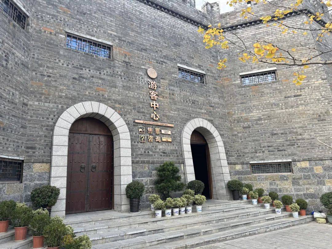 投資20億的古城變“空城”，游客中心燈都沒開