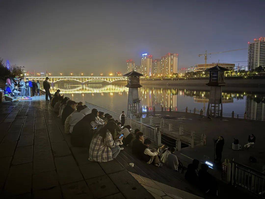 投資20億的古城變“空城”，游客中心燈都沒開