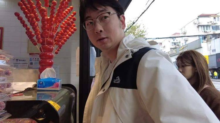 開了15年突然火了！有人排隊4小時！“潑天的富貴”讓老板也有點“懵”...