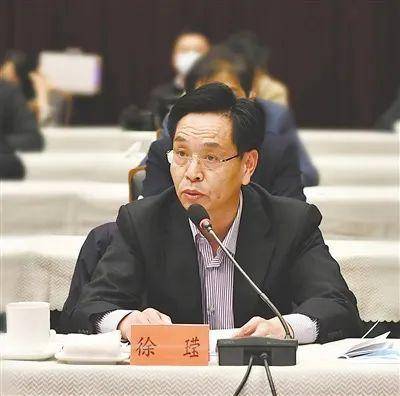 “靠煙吃煙”、大搞權錢交易，60歲老虎被逮捕
