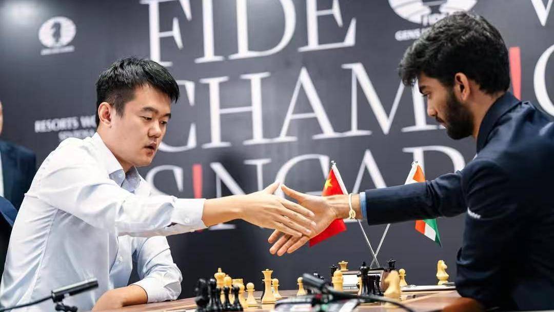 國際象棋世界冠軍賽丨教科書級名場面！來自棋王丁立人的最強反擊