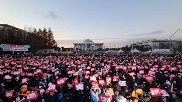 彈劾尹錫悅不成改逮捕，執政黨又卡Bug：總統會簽字逮捕自己？