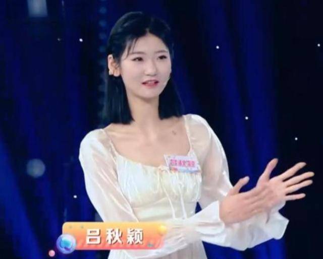 女孩身高2米26貌美如花，媽媽天天發愁：白長這么漂亮，沒人敢追