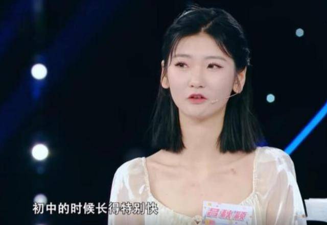 女孩身高2米26貌美如花，媽媽天天發愁：白長這么漂亮，沒人敢追