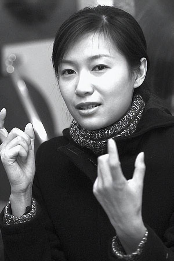 萬萬沒想到，“丁克”了半輩子的徐靜蕾，如今卻成了人生贏家