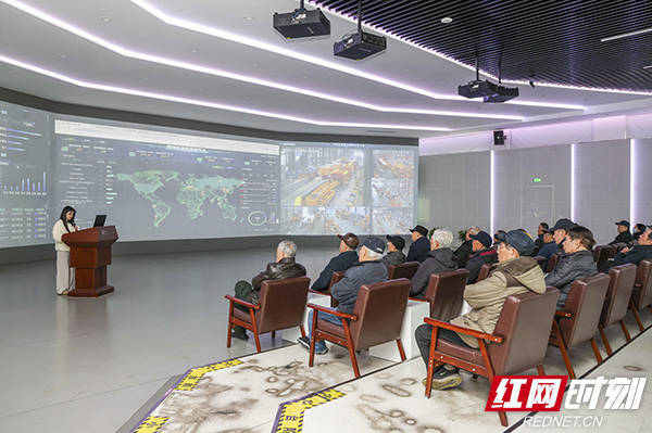 湖南省軍區長沙退休干部休養所組織老干部走近“大國重器”