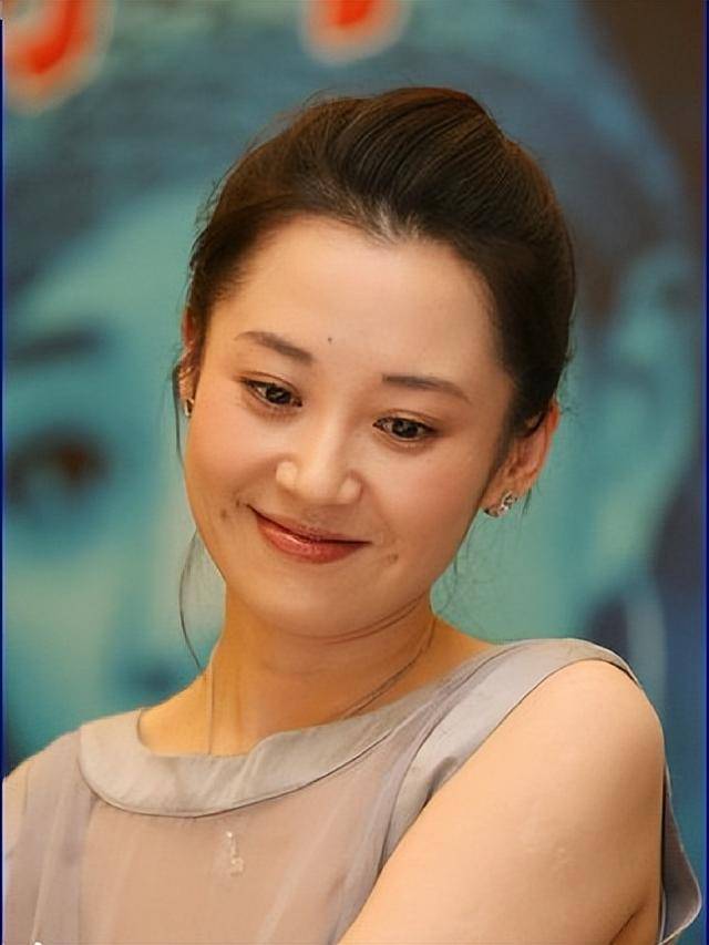 事實證明，55歲“無人敢娶”的許晴，才是真正的人間清醒！