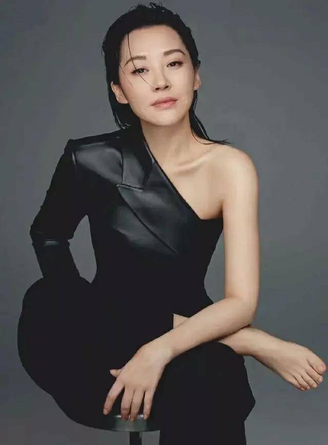 事實證明，55歲“無人敢娶”的許晴，才是真正的人間清醒！