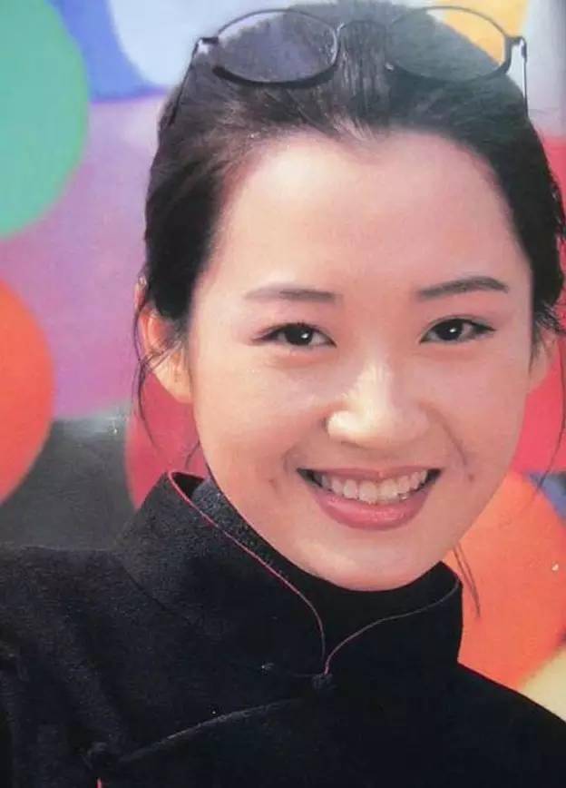 事實證明，55歲“無人敢娶”的許晴，才是真正的人間清醒！