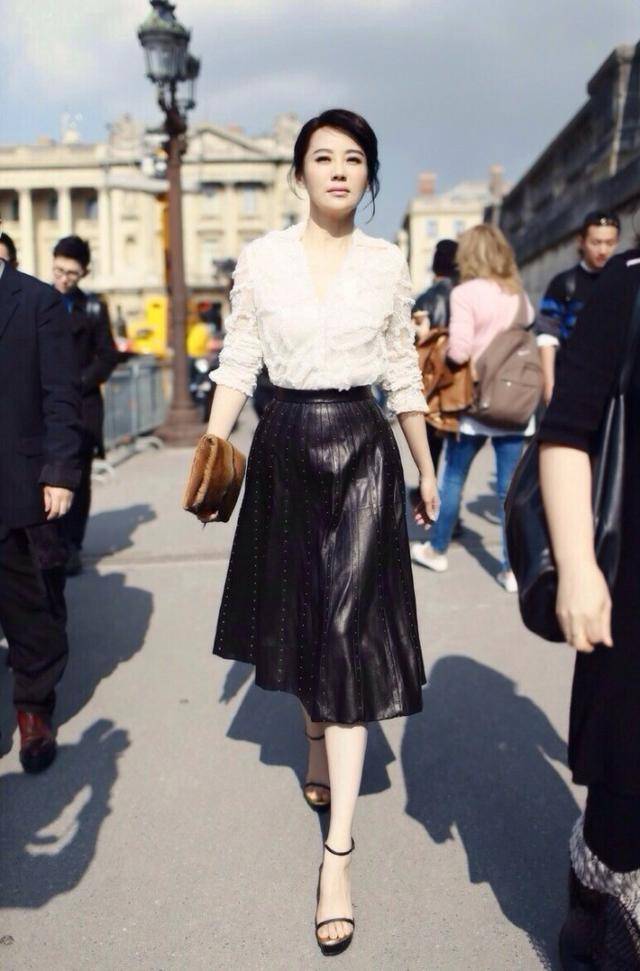 事實證明，55歲“無人敢娶”的許晴，才是真正的人間清醒！