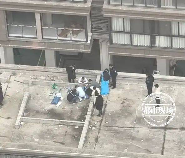7歲孩子墜樓身亡！網友稱事發時，其父正在裝修作業？