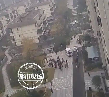 7歲孩子墜樓身亡！網友稱事發時，其父正在裝修作業？