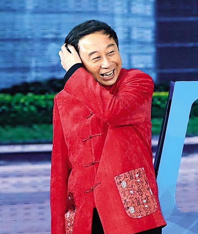從相聲奇才到“階下囚”，當紅時拋下馮鞏移居海外后，劉偉怎樣了