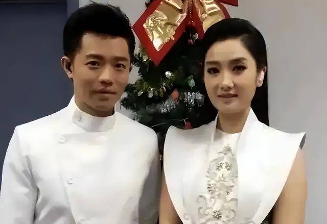 鳳凰傳奇出道20年被迫換主唱，曾毅：現在賺錢也太難了！
