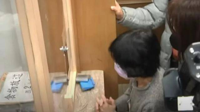 陳佩琪赴看守所給柯文哲送保暖衣物，柯粉后悔沒“藍白合”