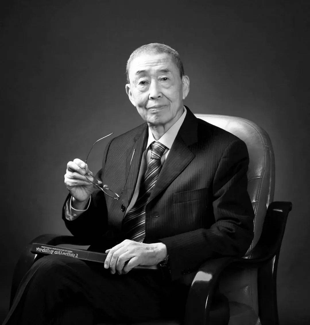 痛別！他于8時22分離世