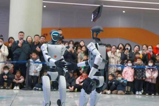 售價10萬~65萬，銷售一空！誰在搶購人形機器人