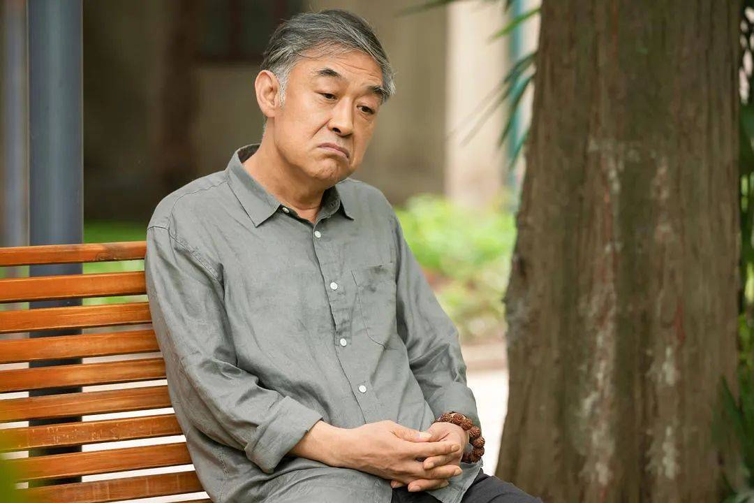 怕被子女掏空棺材本的老人，開始“養老防兒”