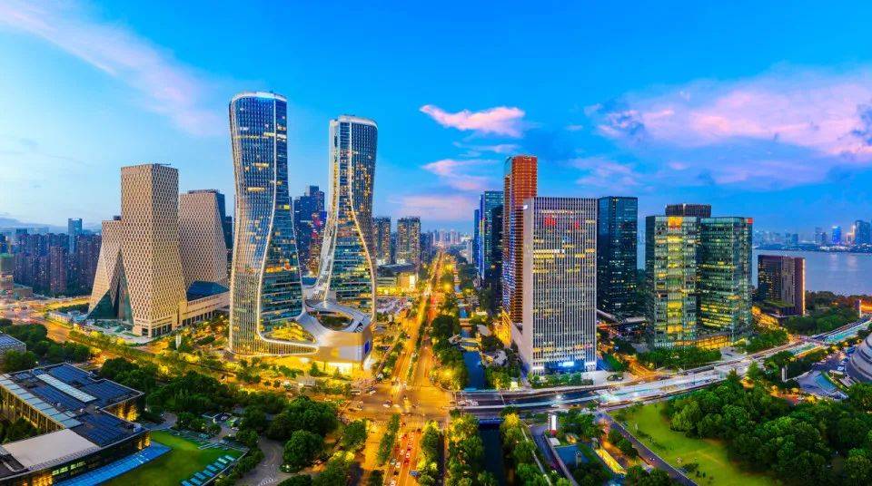 三個副省級城市的沖刺賽