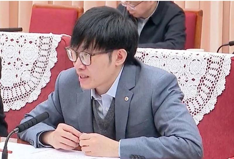 DeepSeek創始人梁文鋒首登全球富豪榜！好友稱其低調