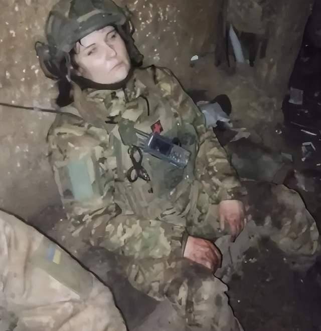 第425突擊隊，派女兵沖殺突圍，俄炮火掃射，現場不留一個活口