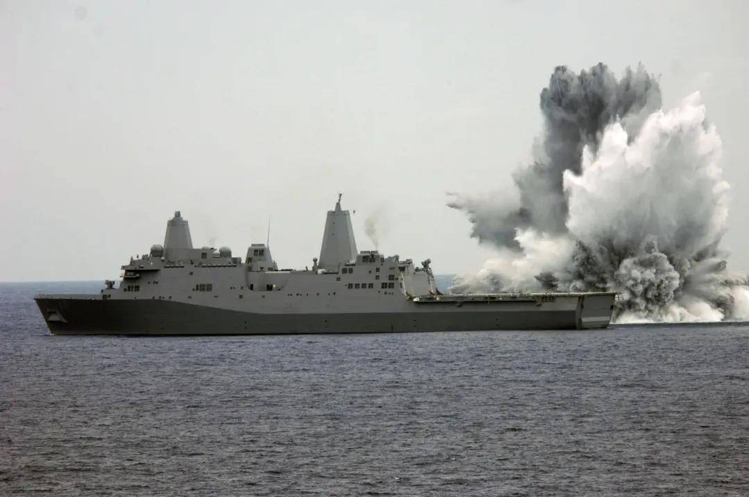 “福建”艦第7次海試走出“詭異航跡”，已完成“抗沖擊試驗”？