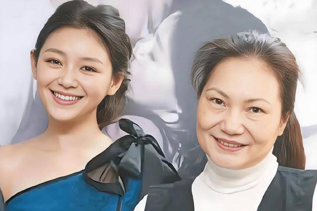 大S兒女回北京，張蘭拉著小玥兒逛街，網友夸汪小菲好帥
