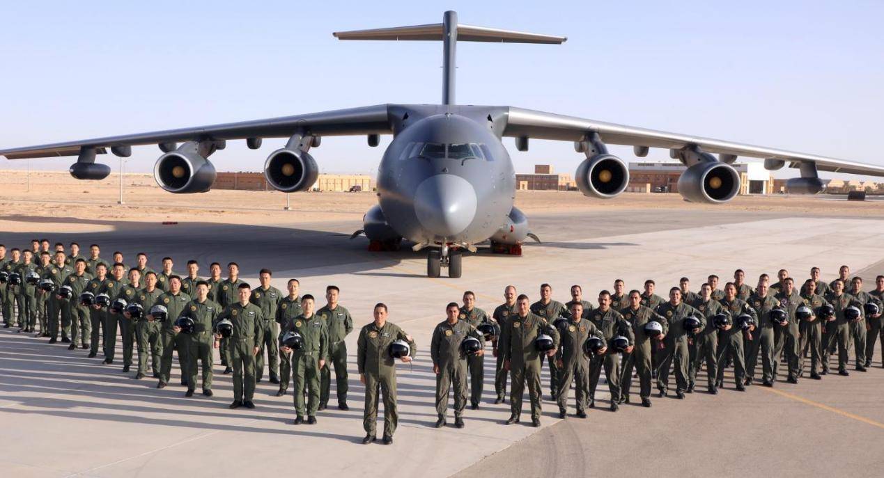 動真格了？中國空軍大批軍機升空，美媒：五角大樓大批高官被辭