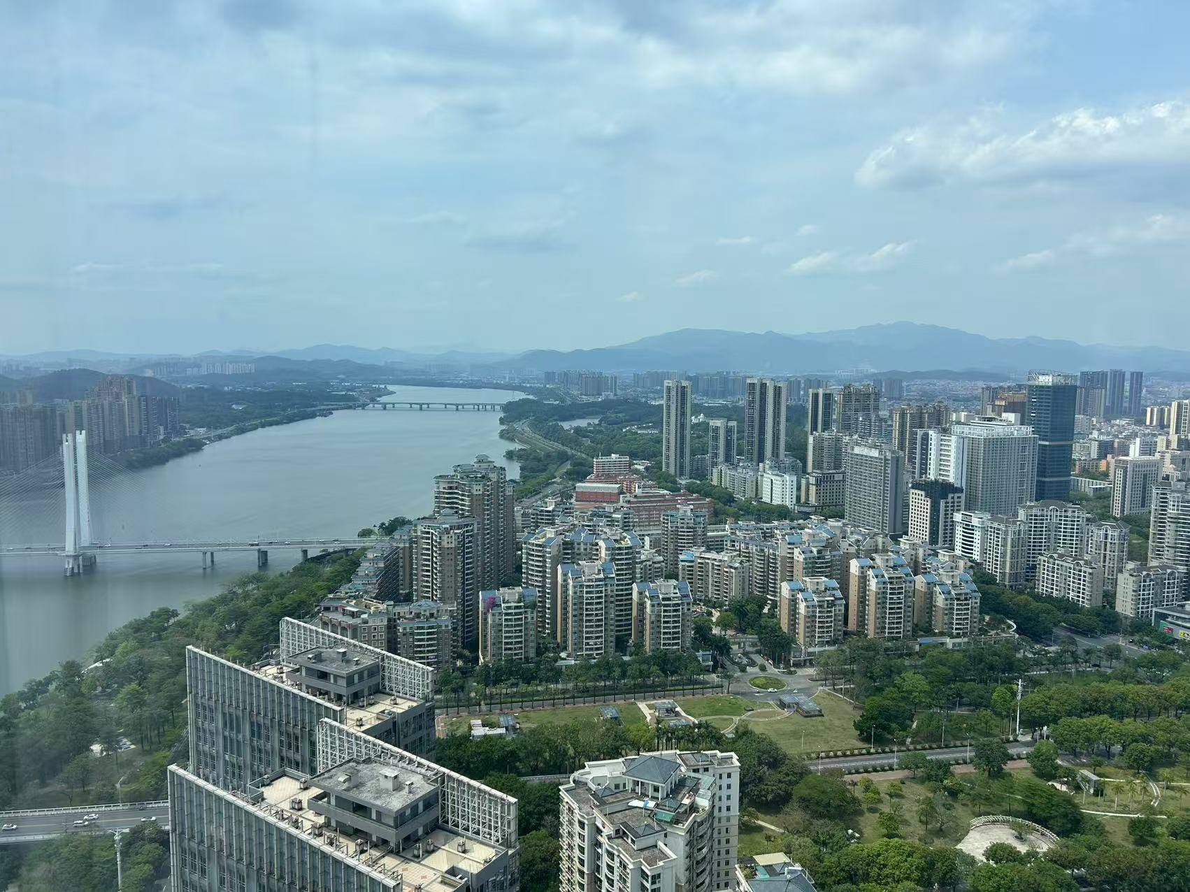 時隔一年，公積金貸款利率再降0.25%，現在是買房好時機嗎？