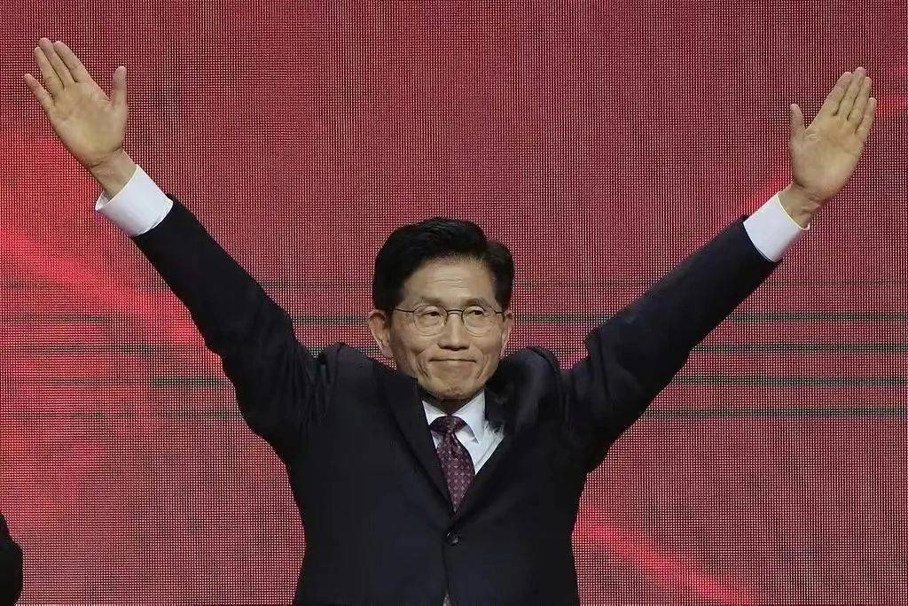 李在明喜從天降，金文洙怒斥：有陰謀，宣布暫停一切競選活動！