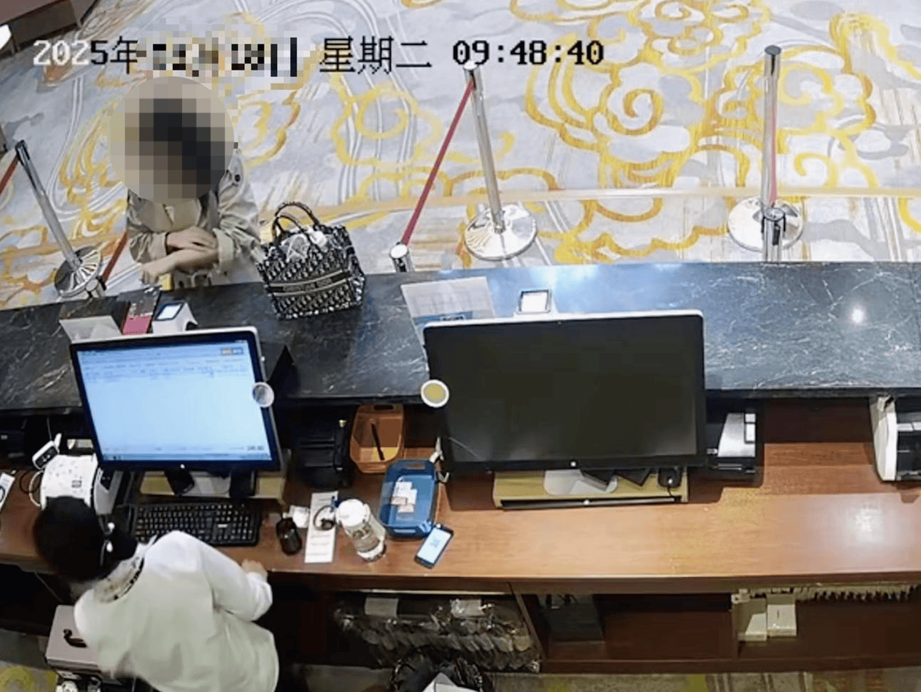 女子在上海旅游一個月住十多家酒店，均稱過敏要求退房費 涉嫌尋釁滋事罪被刑拘