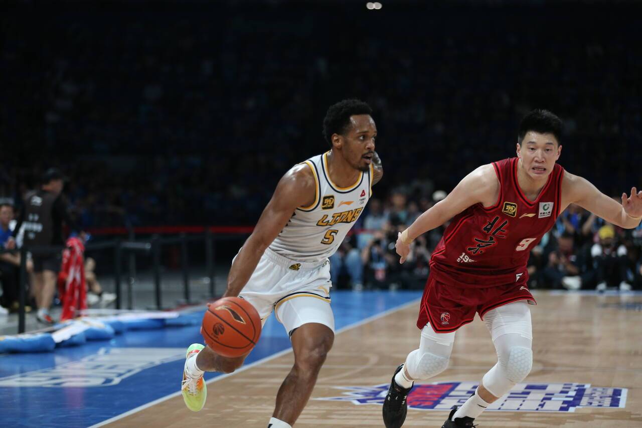 浙江廣廈4-2北京奪隊史CBA首冠！周琦31+10布朗41分
