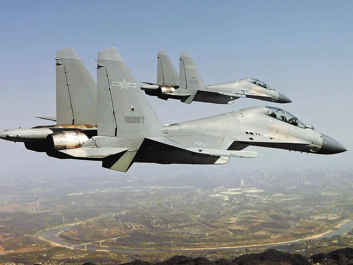伊朗空軍覆滅后，殲16意外登頂外網熱搜：中國造武器在全球又火了